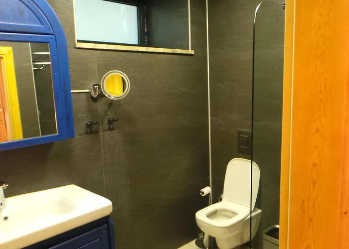 Trinitys Forest Apartment