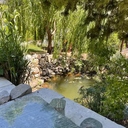 Trinitys Forest דירה